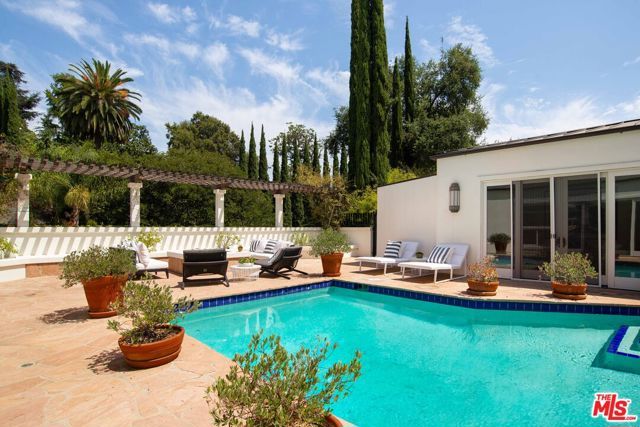 1031 Cove Way, Beverly Hills, CA 90210