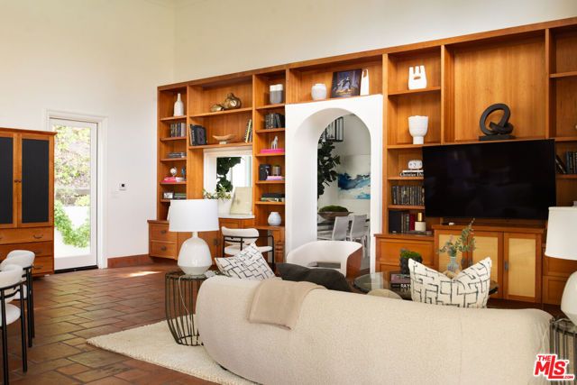 1031 Cove Way, Beverly Hills, CA 90210