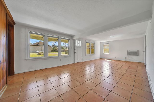 7115 Roswell Street, Houston, TX 77022