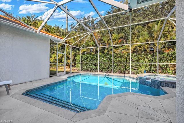 10831 Fieldfair DR, Naples, FL 34119