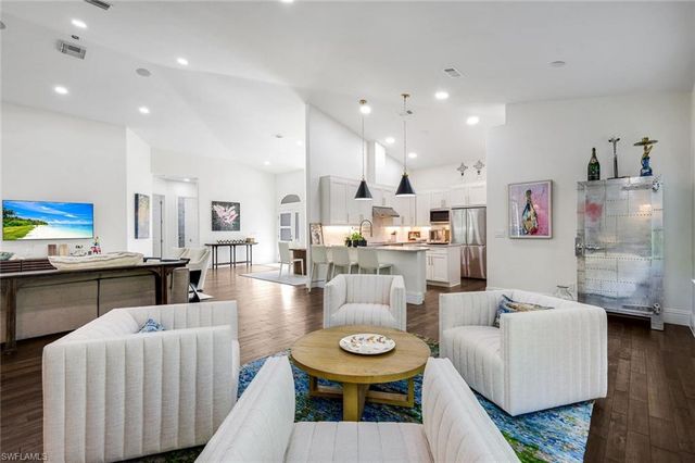 10831 Fieldfair DR, Naples, FL 34119