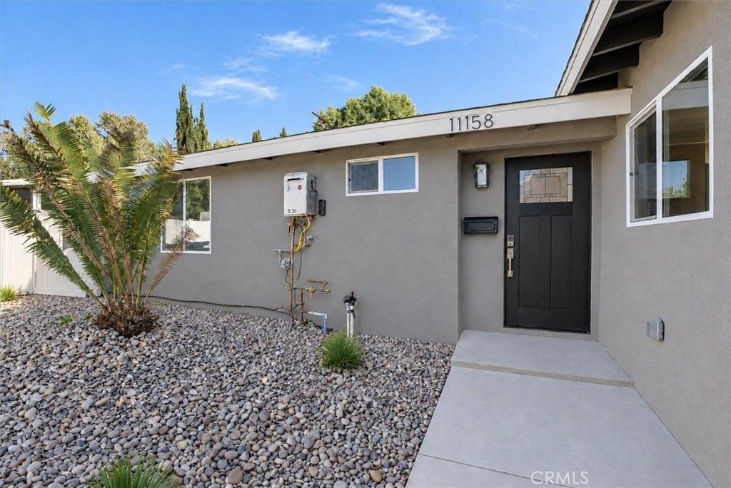 11158 Orion Ave, San Fernando, CA 91345 — photo 2