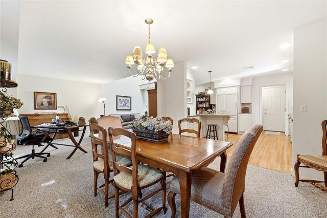 28 Hampton Court, Woodbury, NY 11797