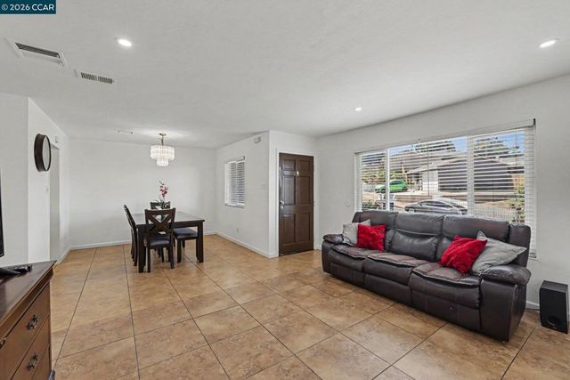 400 Ladera Dr, Vallejo, CA 94591