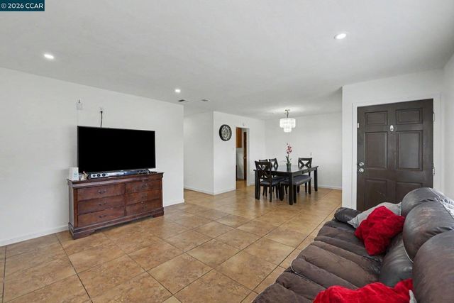 400 Ladera Dr, Vallejo, CA 94591