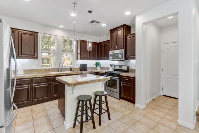 170 Wapello Cir, Sacramento, CA 95835