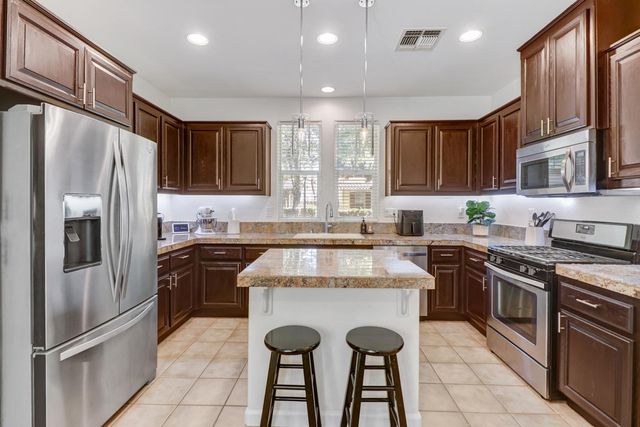 170 Wapello Cir, Sacramento, CA 95835