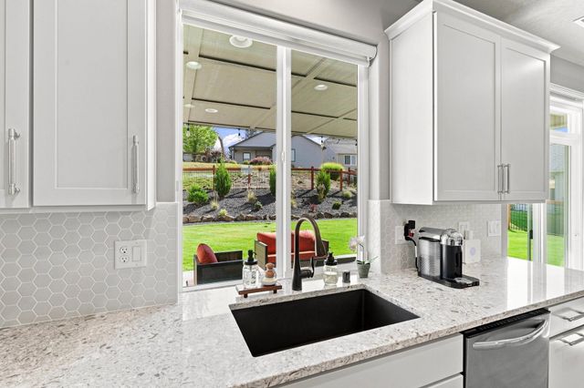 9302 N Linden Ln, Spokane, WA 99208