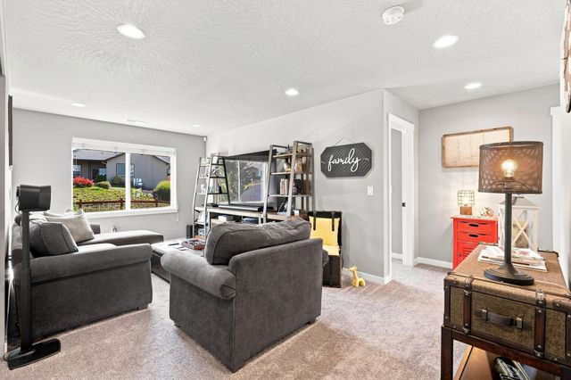 9302 N Linden Ln, Spokane, WA 99208