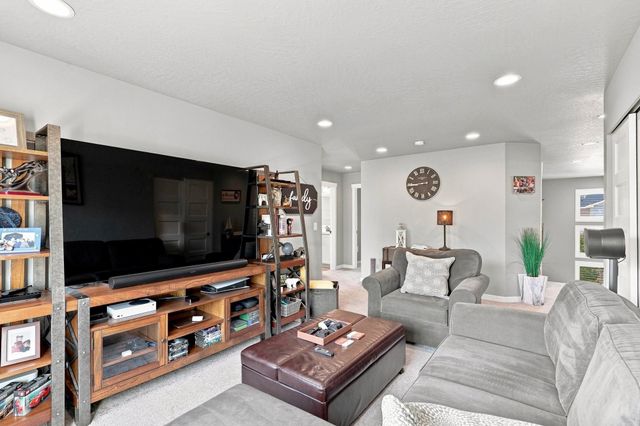 9302 N Linden Ln, Spokane, WA 99208