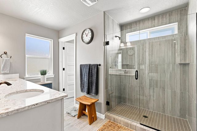 9302 N Linden Ln, Spokane, WA 99208