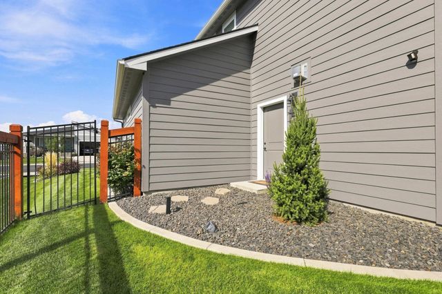 9302 N Linden Ln, Spokane, WA 99208