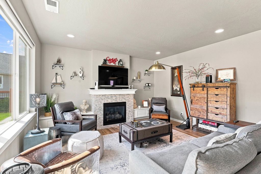 9302 N Linden Ln, Spokane, WA 99208 photo 4