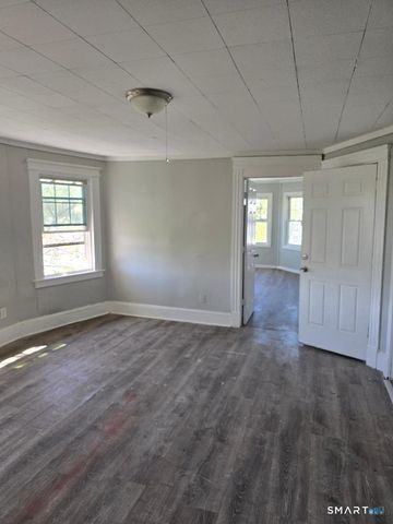 219 Woodlawn Terrace 3rd floor, Waterbury, CT 06710