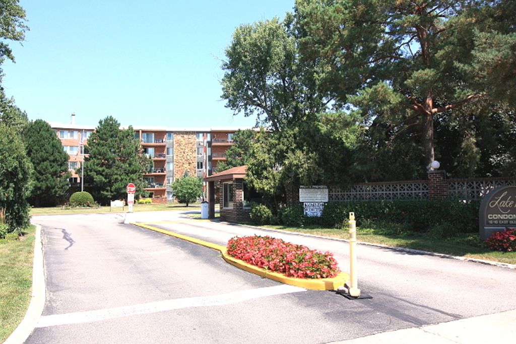 16 E Old Willow Road 405s, Prospect Heights, IL 60070