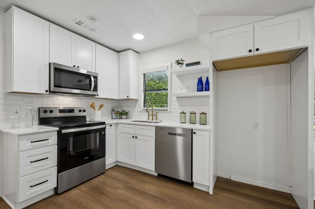806 N Ruddell Street, Denton, TX 76209