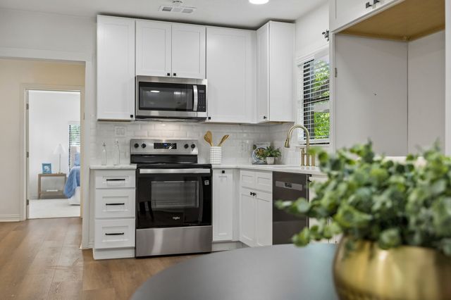 806 N Ruddell Street, Denton, TX 76209