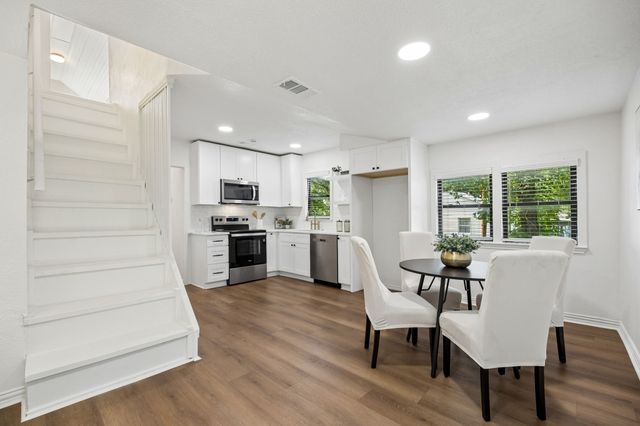 806 N Ruddell Street, Denton, TX 76209