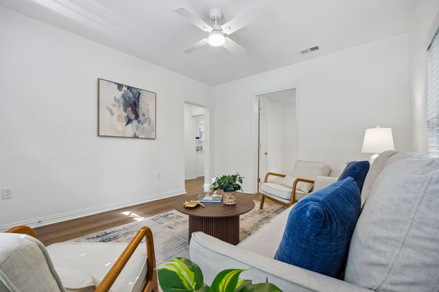 806 N Ruddell Street, Denton, TX 76209