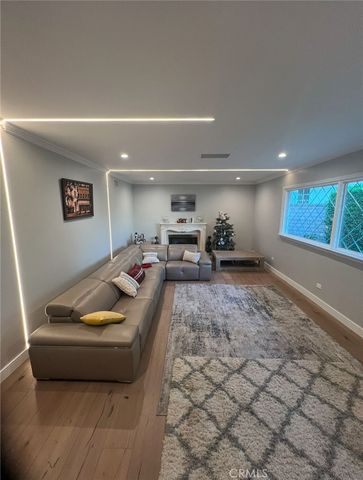 19530 Tuba Street, Northridge, CA 91326