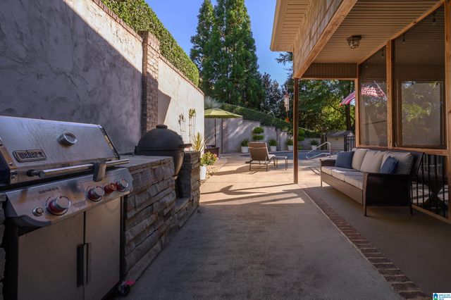 6307 WYNWOOD LANE, Trussville, AL 35173