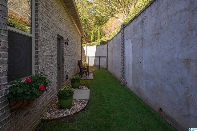 6307 WYNWOOD LANE, Trussville, AL 35173