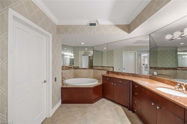 8171 Bay Colony DR # 2004, Naples, FL 34108