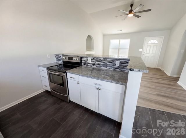 6028 Bradford Court, Dallas, NC 28034