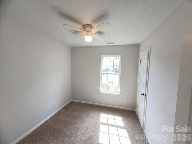 6028 Bradford Court, Dallas, NC 28034