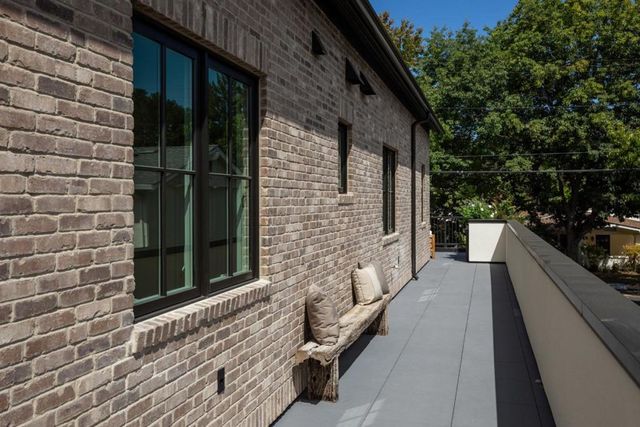 160 Waverley Street, Palo Alto, CA 94301