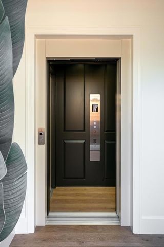 160 Waverley Street, Palo Alto, CA 94301