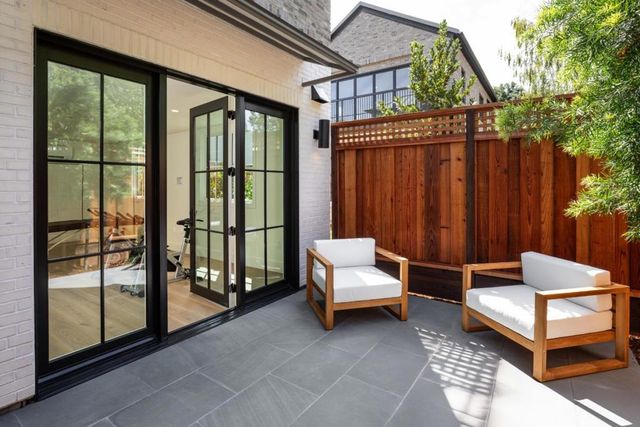 160 Waverley Street, Palo Alto, CA 94301