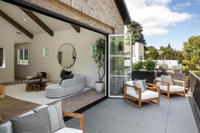 160 Waverley Street, Palo Alto, CA 94301