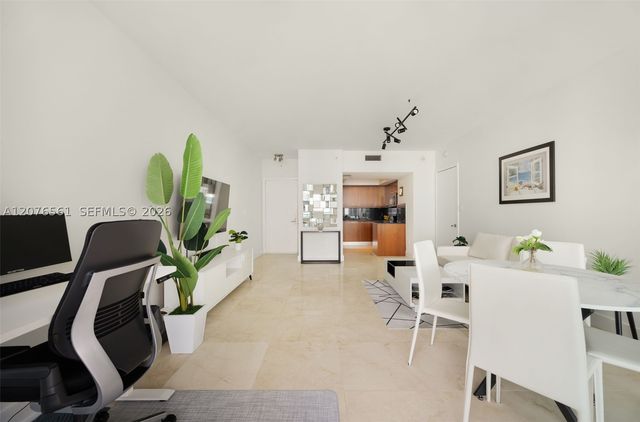 1331 Brickell Bay Dr 904, Miami, FL 33131