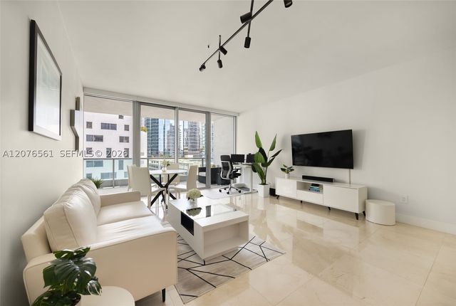1331 Brickell Bay Dr 904, Miami, FL 33131