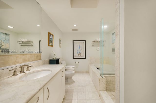 1331 Brickell Bay Dr 904, Miami, FL 33131
