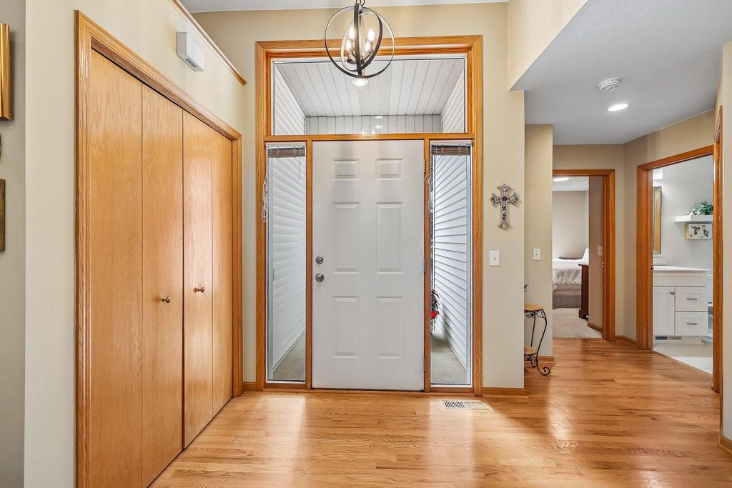 961 Coneflower Court, Eagan, MN 55123 — photo 4