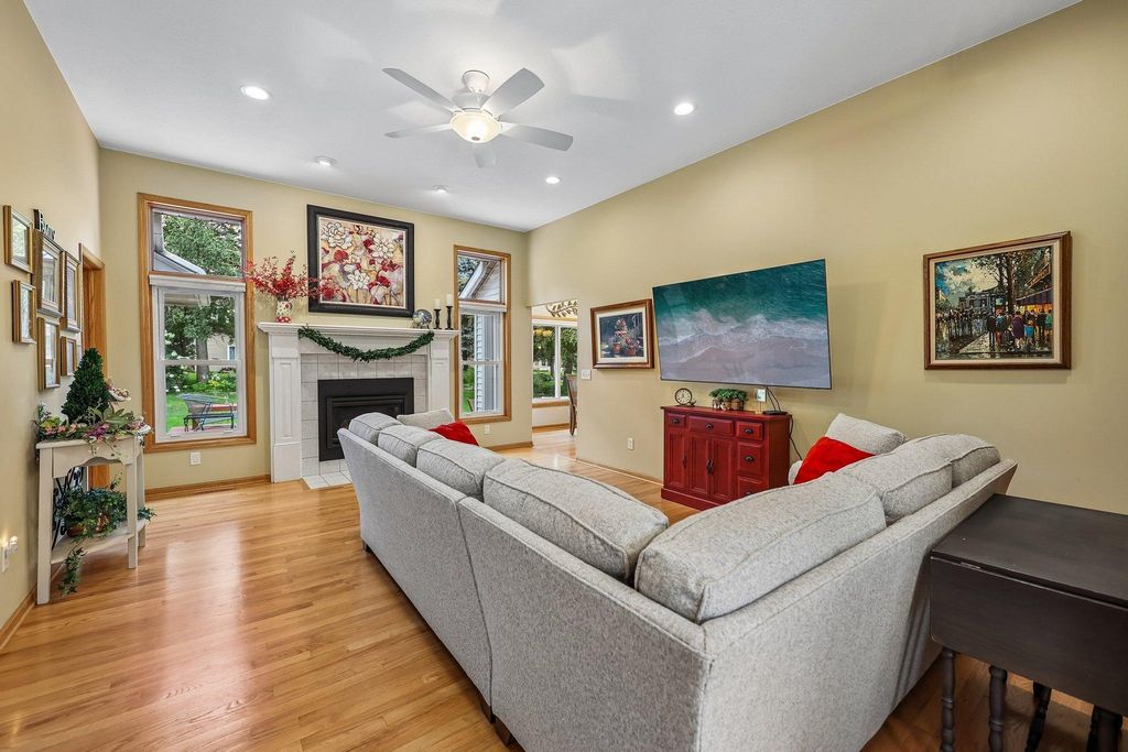 961 Coneflower Court, Eagan, MN 55123 — photo 5