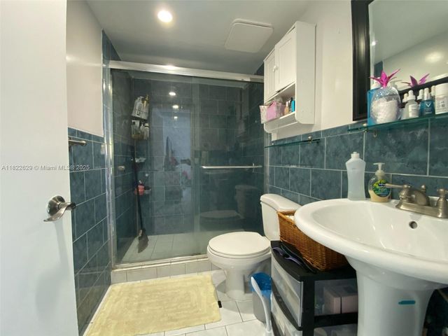 3642 NE 171st St 208, North Miami Beach, FL 33160