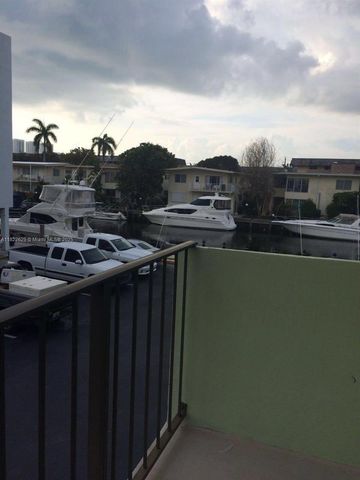 3642 NE 171st St 208, North Miami Beach, FL 33160