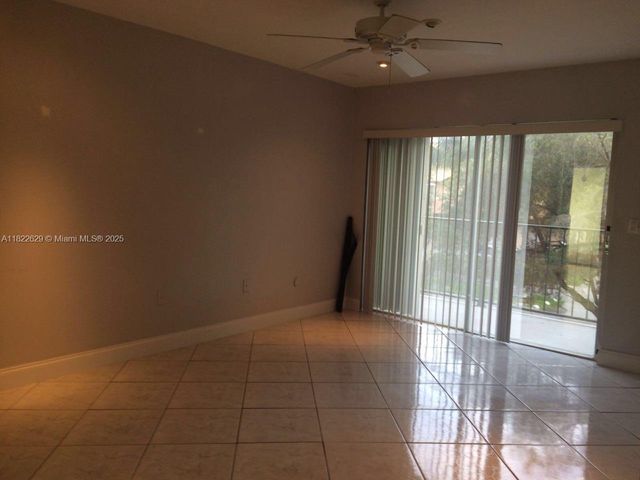 3642 NE 171st St 208, North Miami Beach, FL 33160