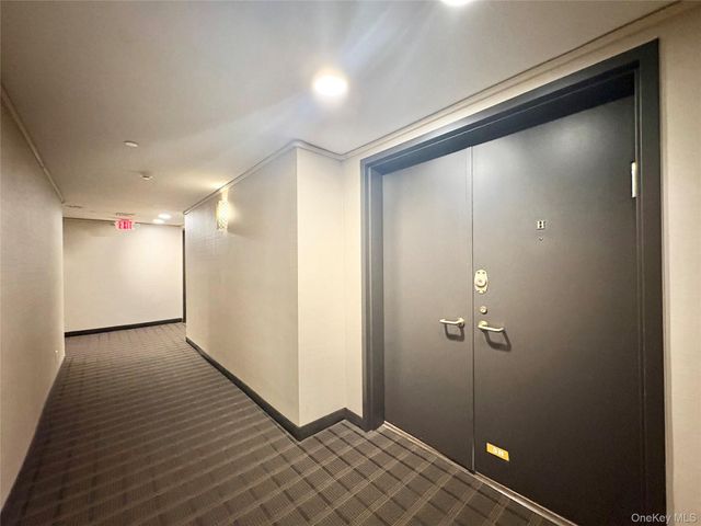 100 Cuttermill Road 3H, Great Neck, NY 11021
