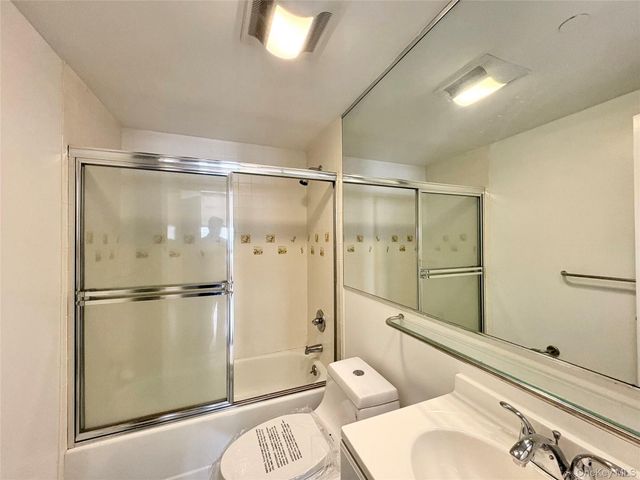 100 Cuttermill Road 3H, Great Neck, NY 11021