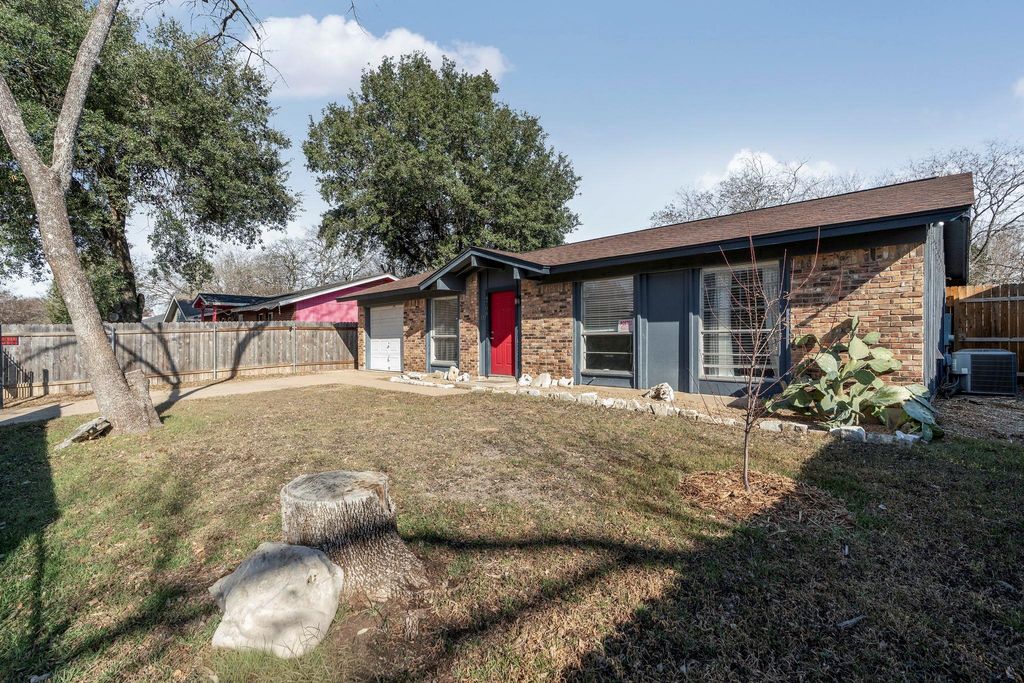 4706 Brassiewood DR, Austin, TX 78744