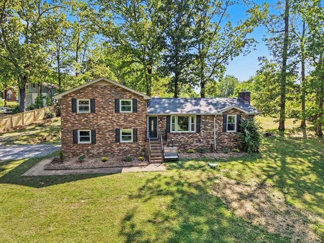 244 Lee Rd, Cottontown, TN 37048