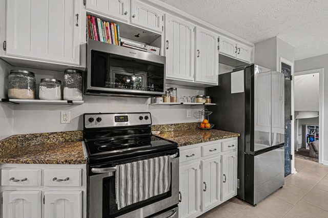 244 Lee Rd, Cottontown, TN 37048