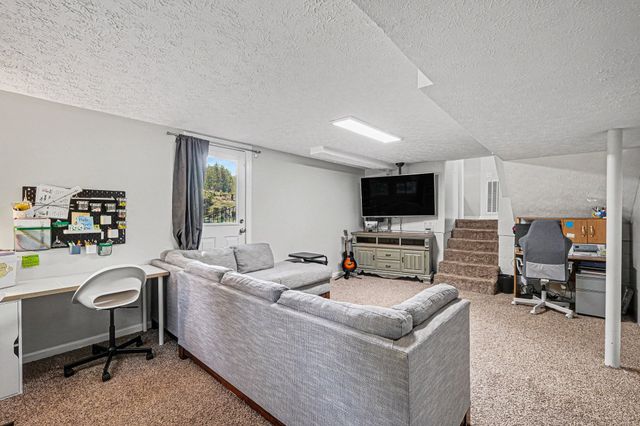 244 Lee Rd, Cottontown, TN 37048