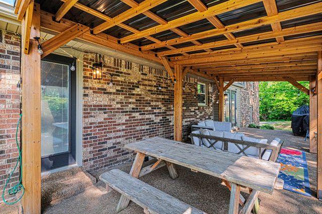 244 Lee Rd, Cottontown, TN 37048
