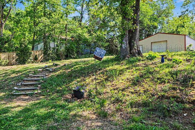 244 Lee Rd, Cottontown, TN 37048