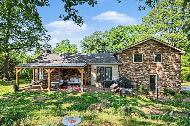 244 Lee Rd, Cottontown, TN 37048